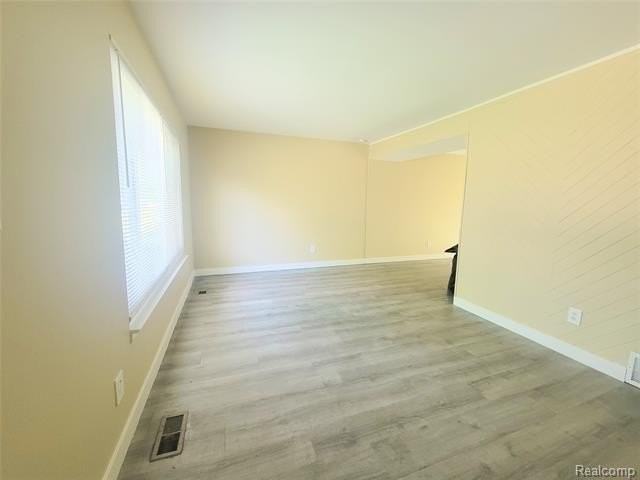 11484 Republic Ave - Photo 2 of 7