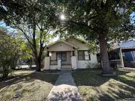 featured image of 2246 E Houston St