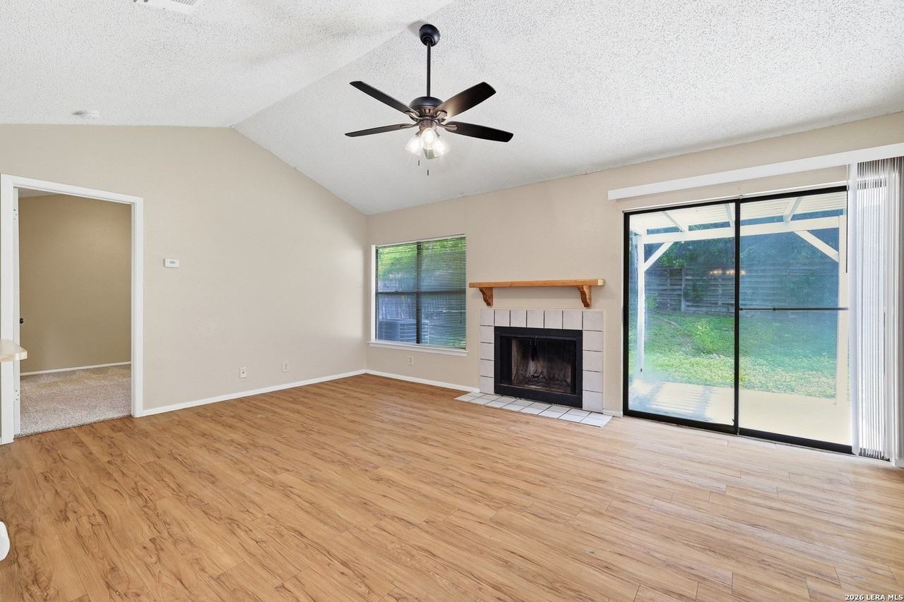 3932 HERITAGE HILL DR - Photo 3 of 25