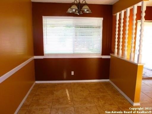 225 LINDA CT - Photo 6 of 15