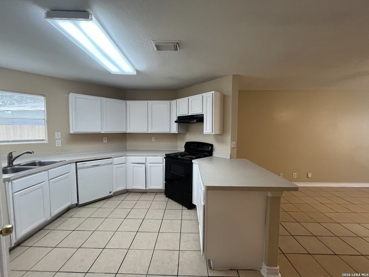 3638 Candlehead Lane - Photo 7 of 30