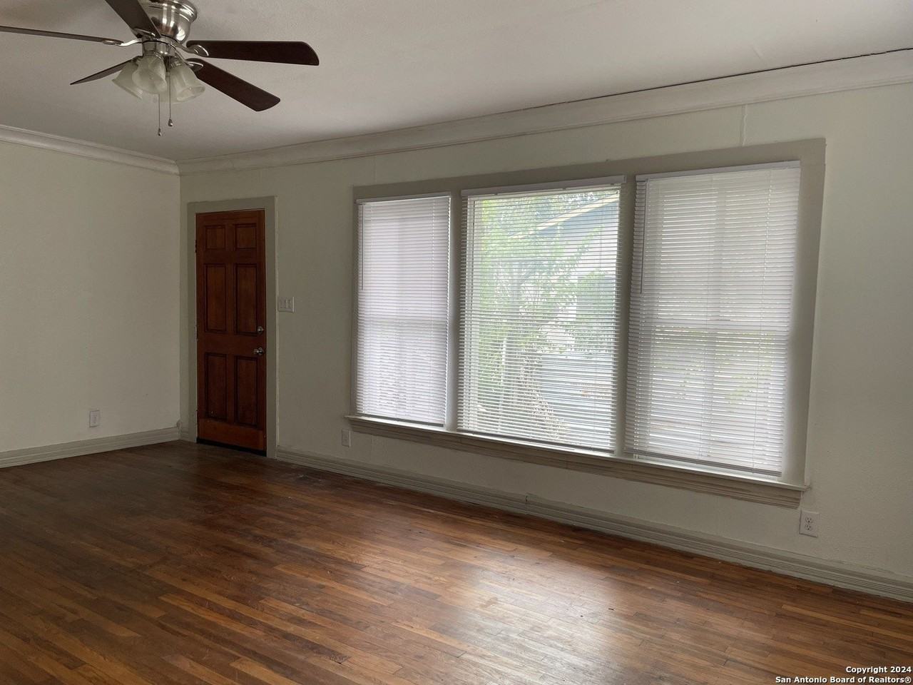 2890 PECAN COR #1 - Photo 3 of 14