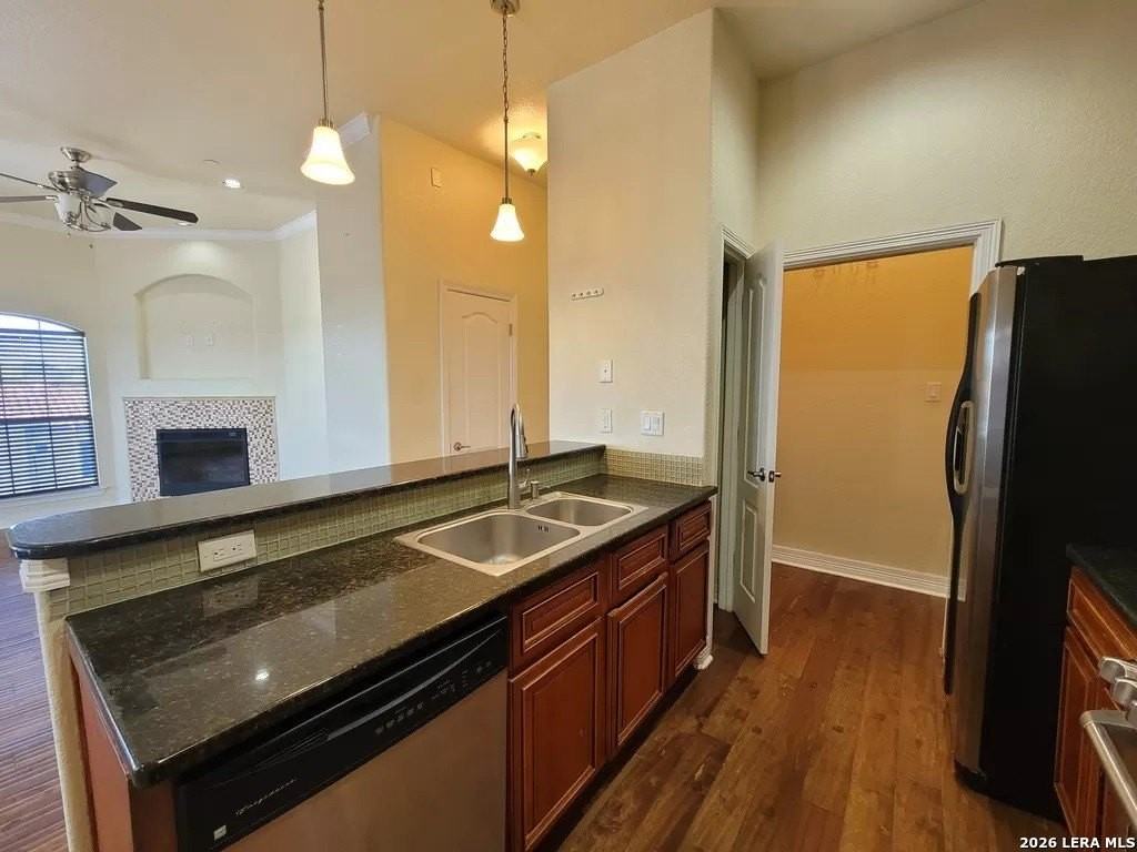 5455 Rowley #5302 - Photo 7 of 43