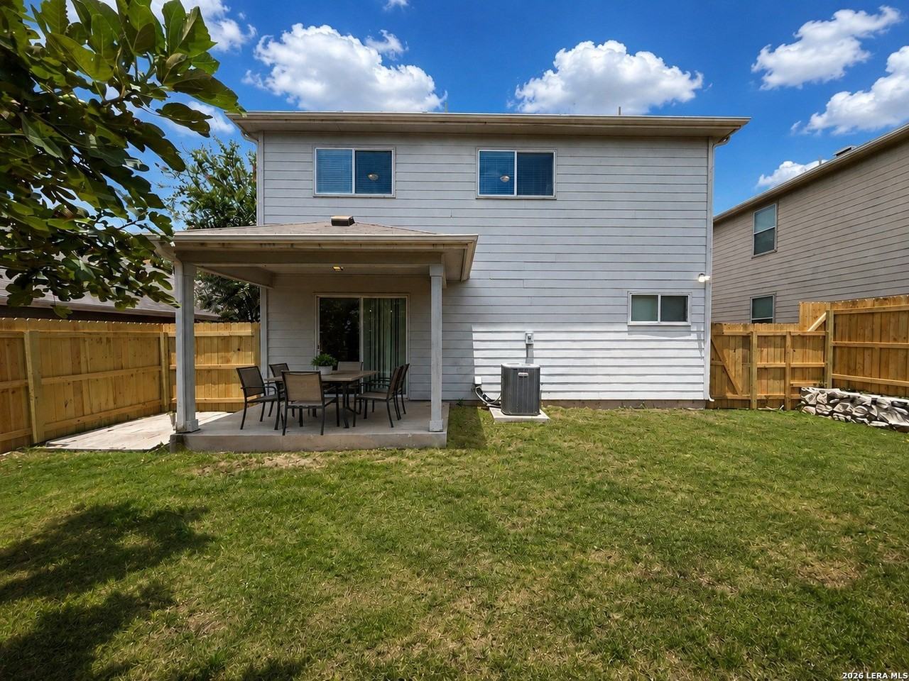 9414 Lookover Bay - Photo 7 of 47