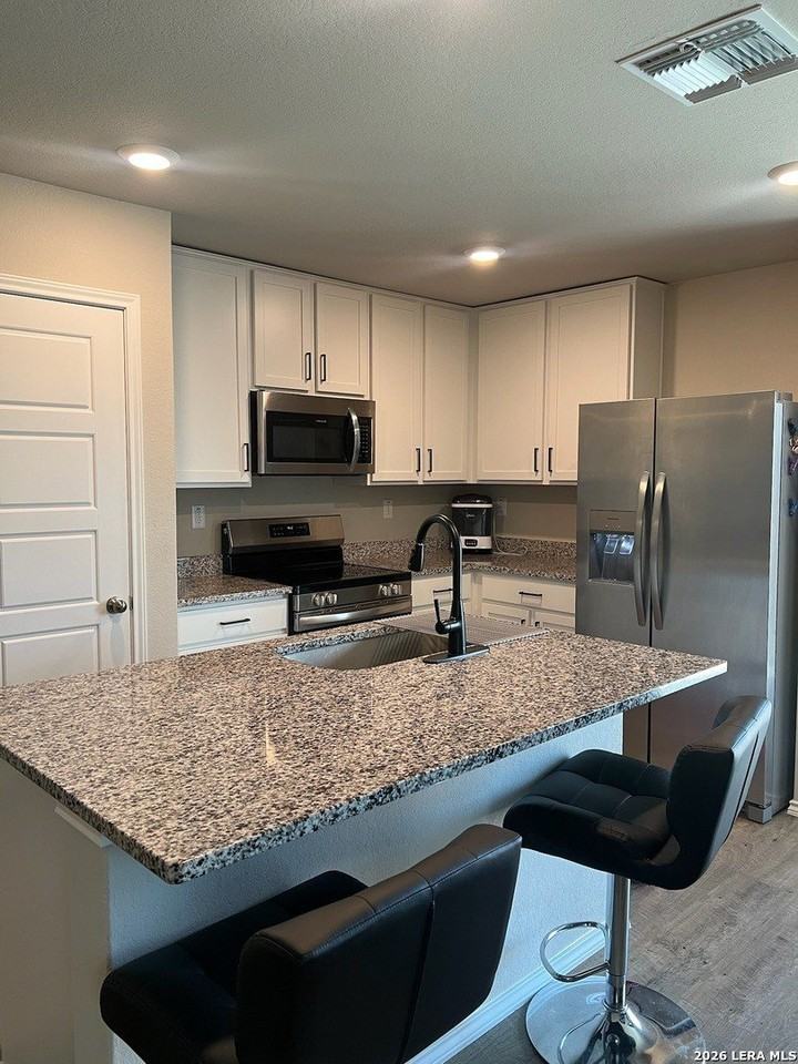 8824 Broad Wing Dr - Photo 5 of 17