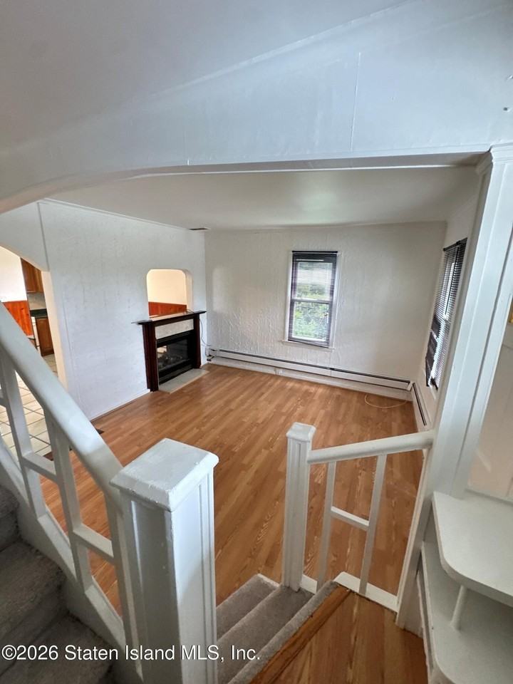 4310 Victory Boulevard - Photo 2 of 5