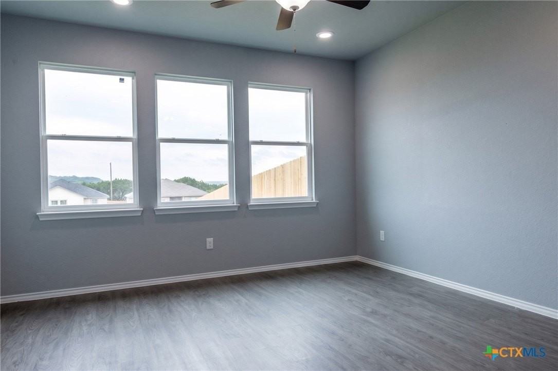 227 Green Valley Dr - Photo 3 of 10