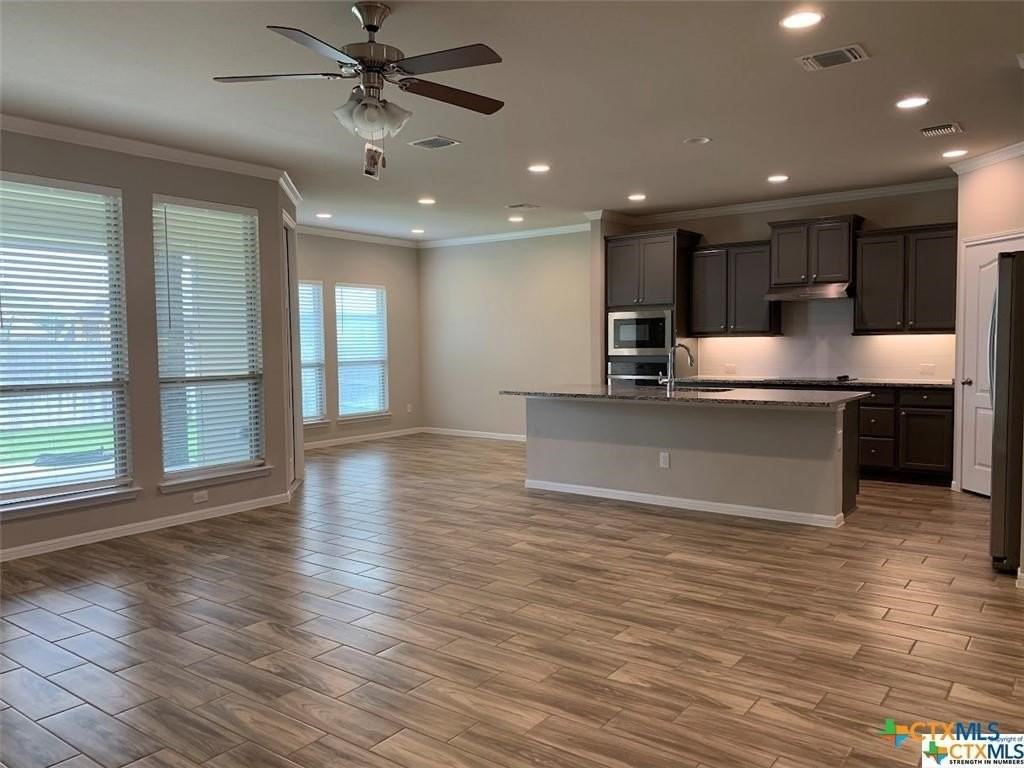 515 Salt Lick Dr - Photo 2 of 37