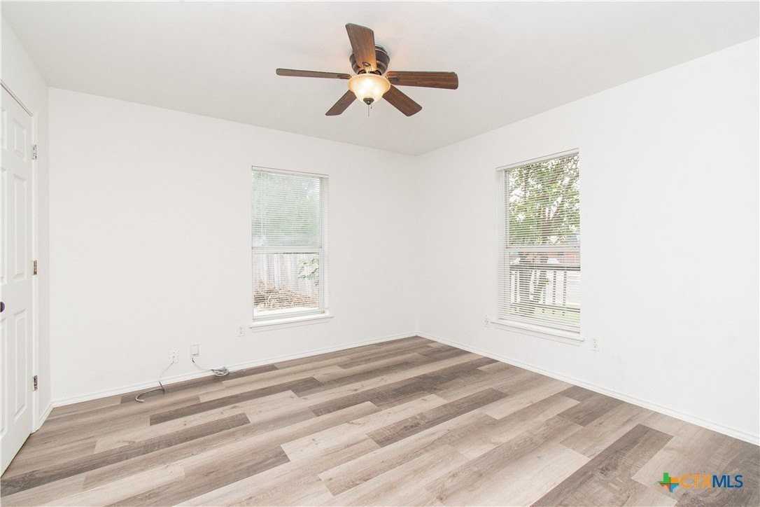 306 S 25th St - Photo 6 of 16