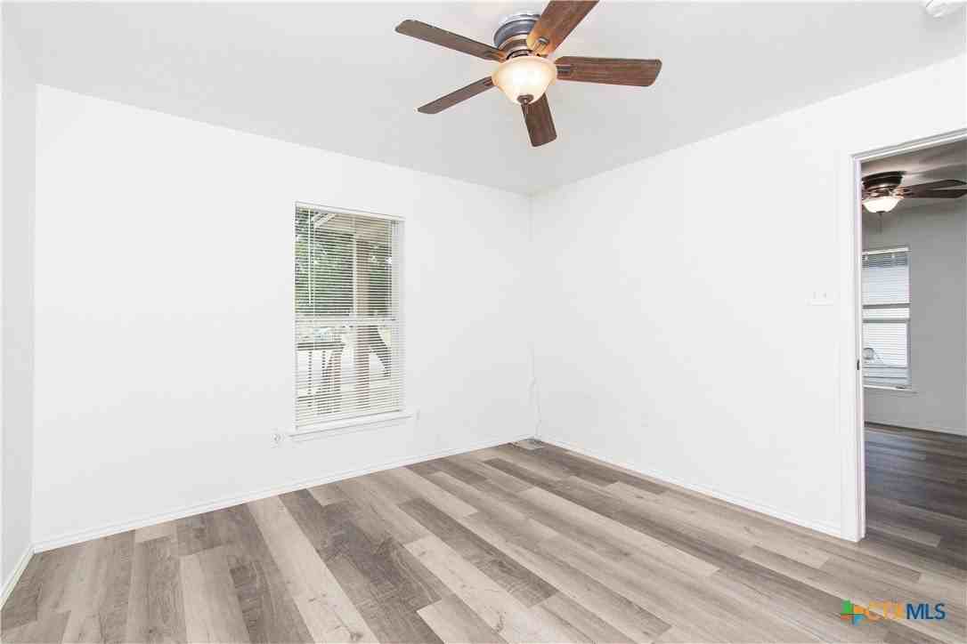 306 S 25th St - Photo 7 of 16