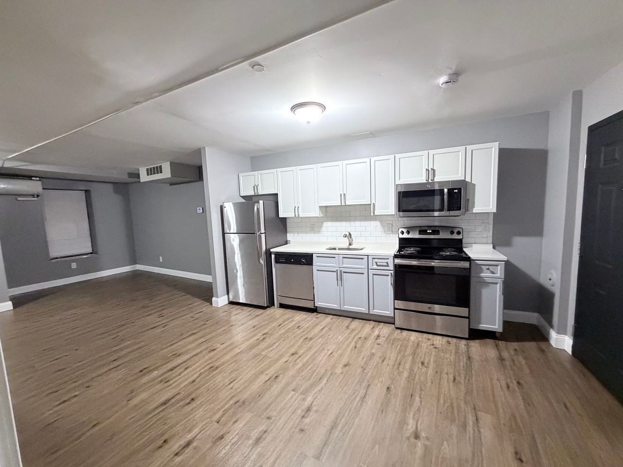 Chestnut Residences at 122 - Photo 4 of 10
