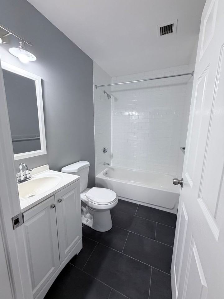 Chestnut Residences at 122 - Photo 7 of 10