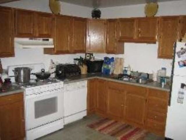 1116 Rosewood Dr - Photo 2 of 4