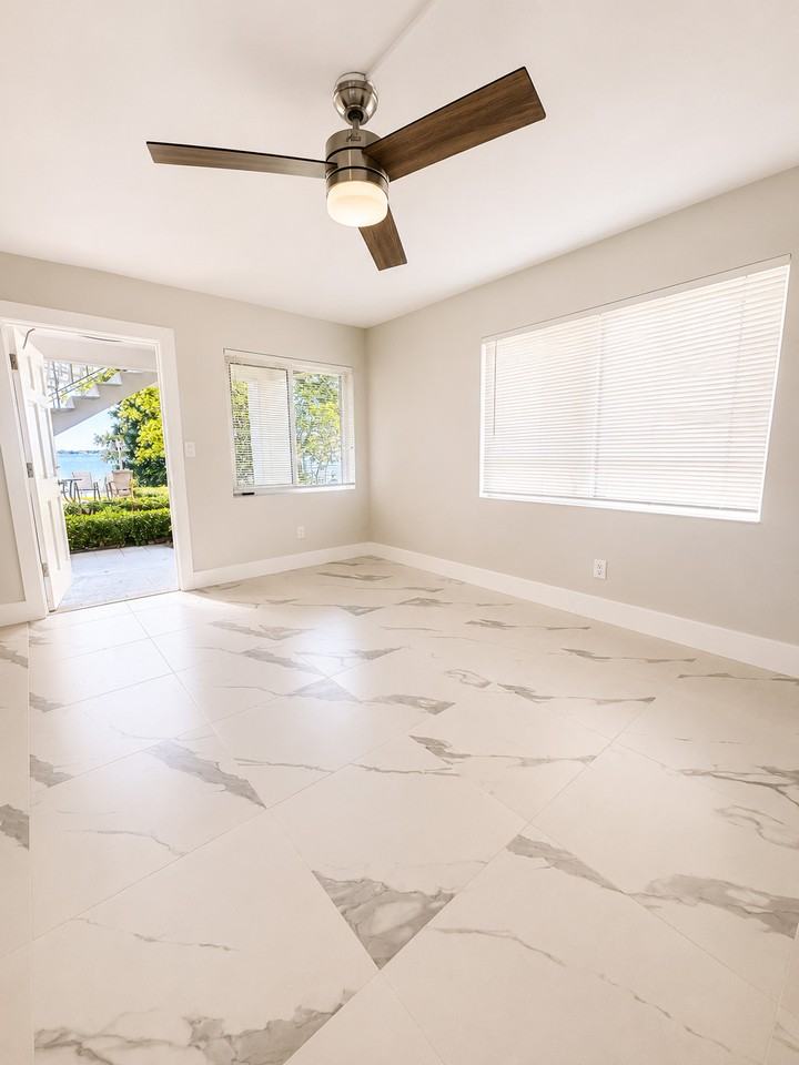295 110th Ave - Photo 4 of 11