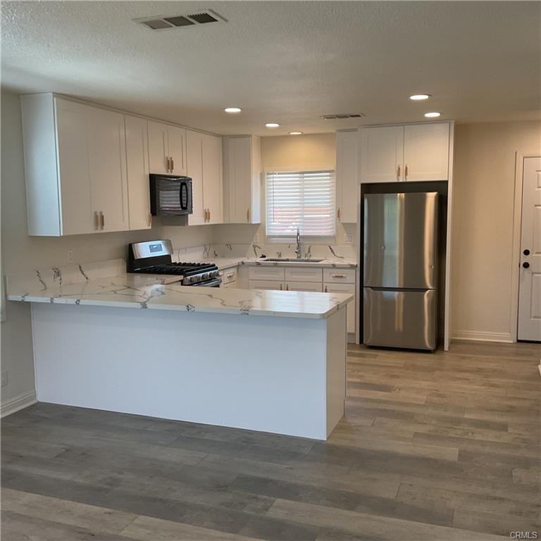 816 W G St - Photo 5 of 17