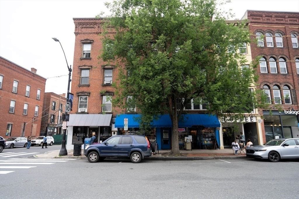 245 Main St - Photo 2 of 31
