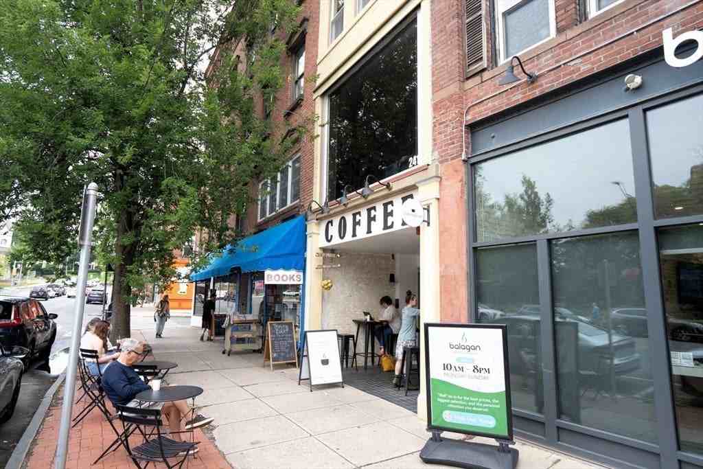 245 Main St - Photo 4 of 31