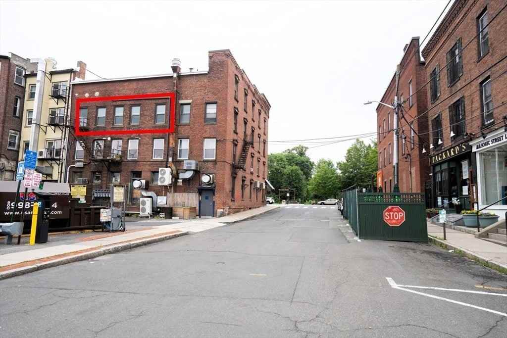 245 Main St - Photo 5 of 31
