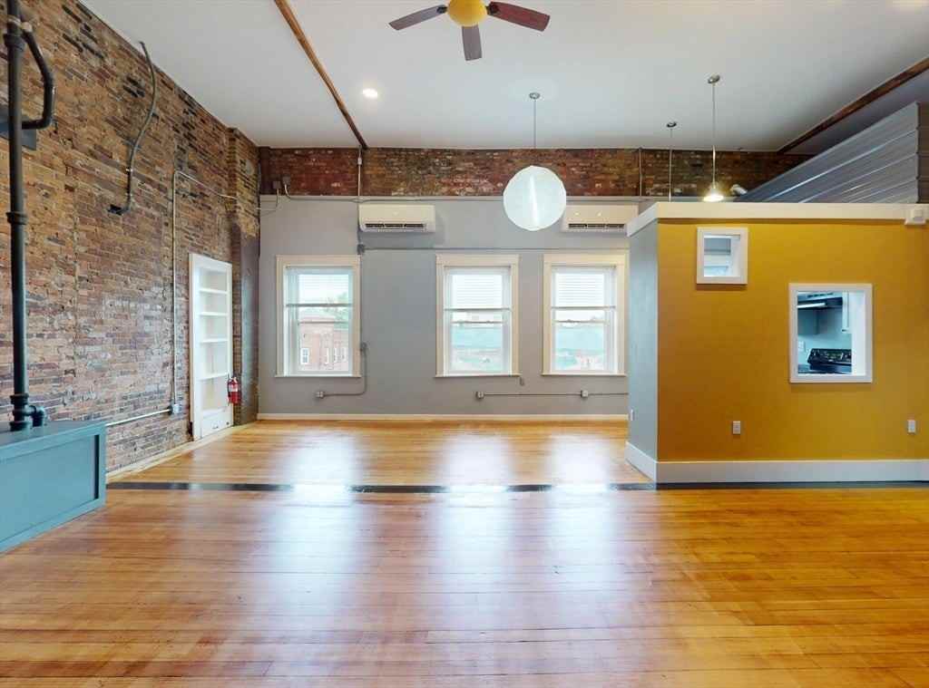 245 Main St - Photo 7 of 31
