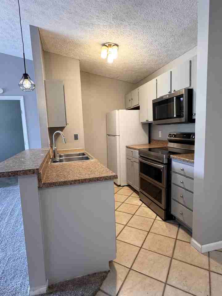 38 Woodland Hills Dr - Photo 3 of 13