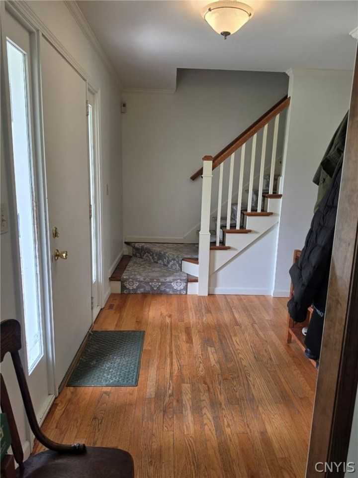 96 Charing Rd - Photo 4 of 35