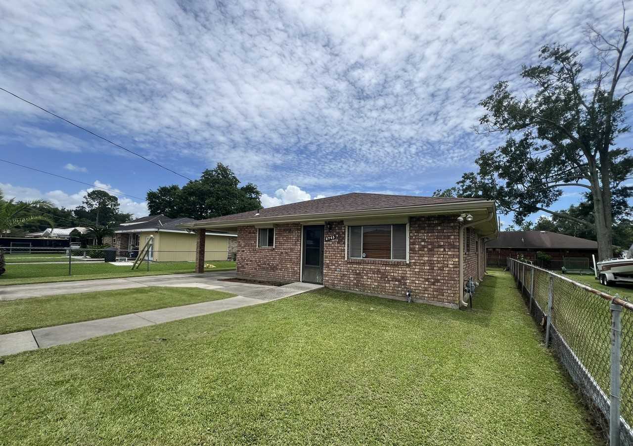 2745 Annette Dr - Photo 2 of 20