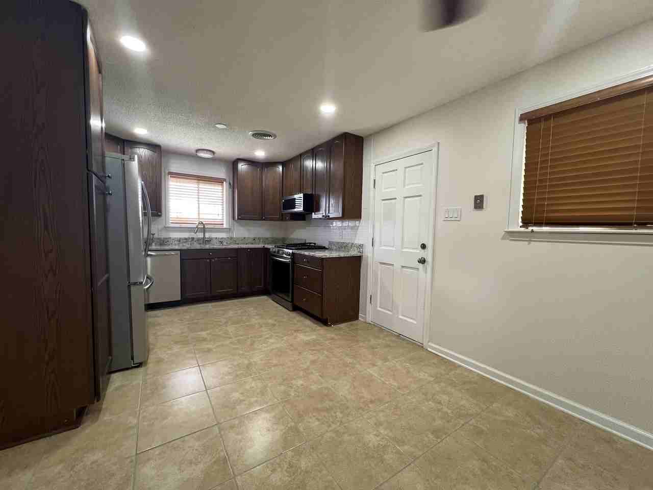 2745 Annette Dr - Photo 7 of 20