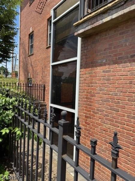 1191 Liberty Ave - Photo 4 of 27