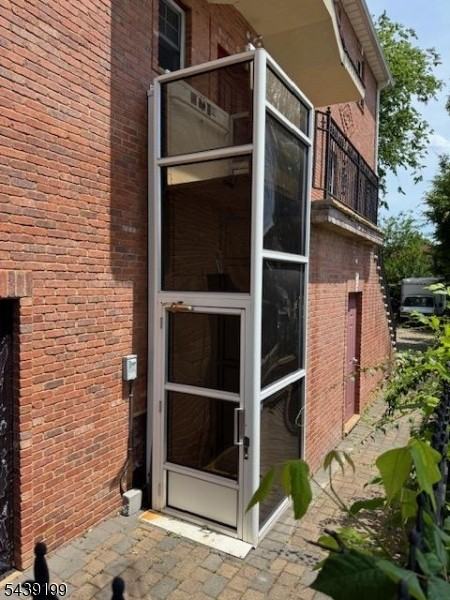 1191 Liberty Ave - Photo 5 of 27