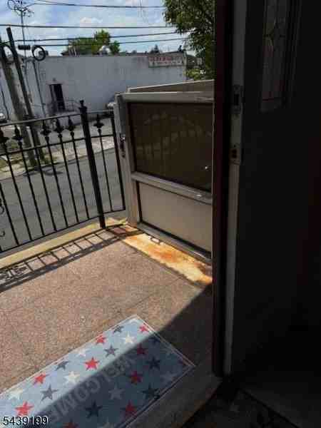 1191 Liberty Ave - Photo 6 of 27