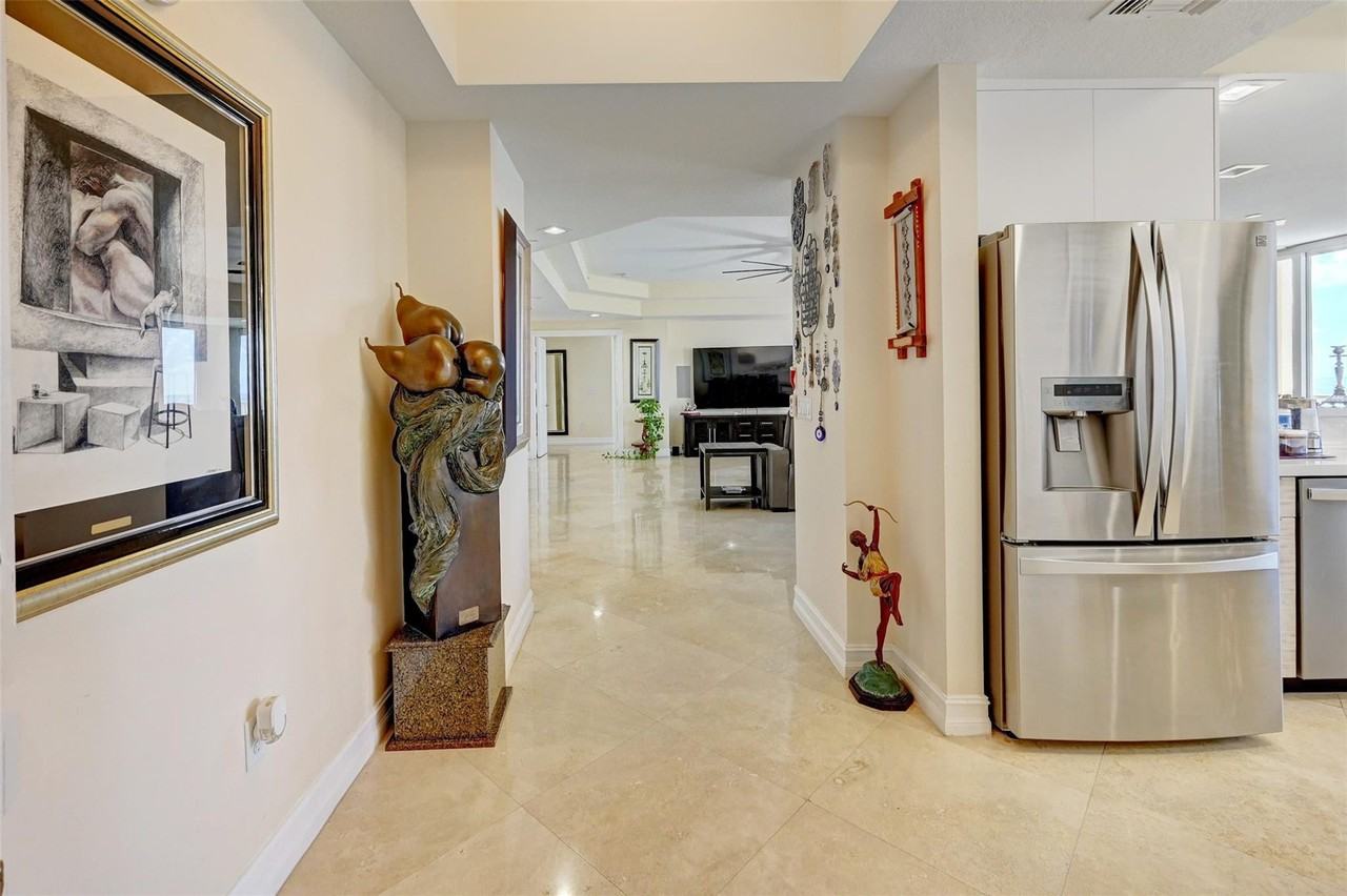 1395 S Ocean Blvd - Photo 5 of 50