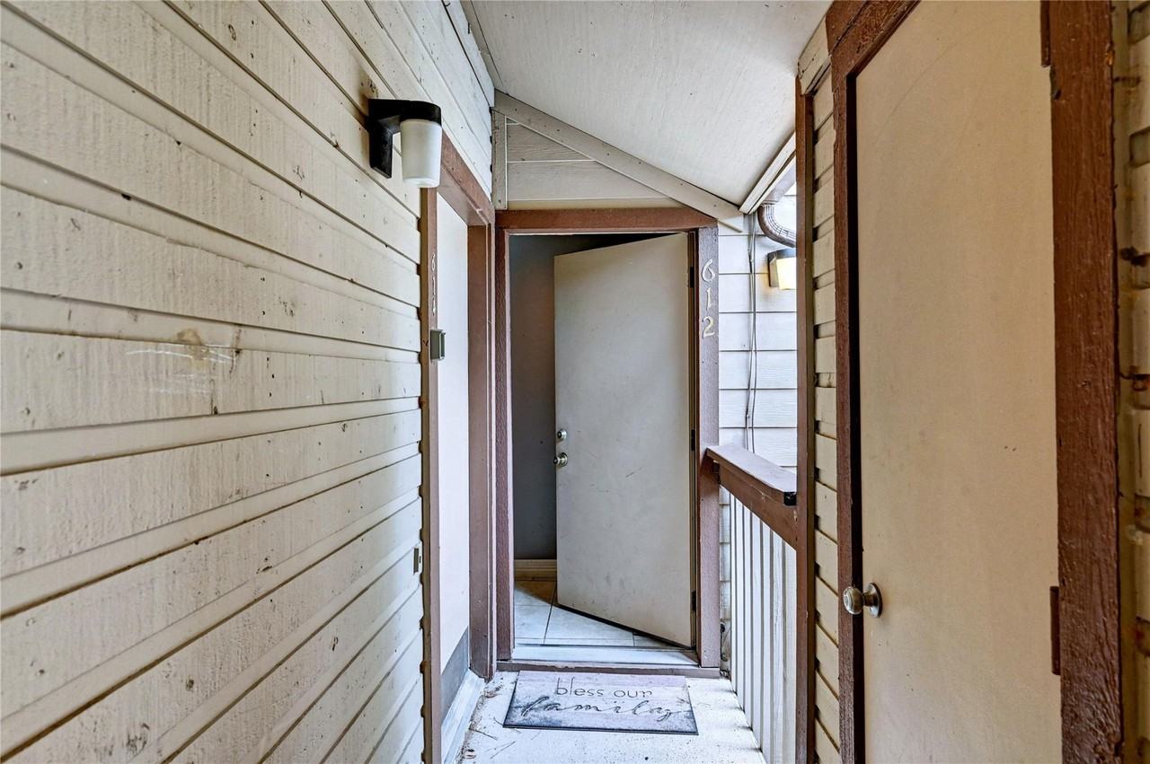 12900 Walden Rd ##6 - Photo 5 of 39