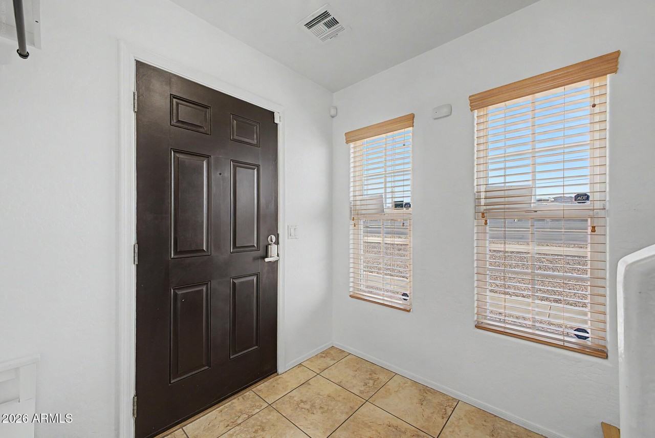 2233 E Huntington Dr - Photo 5 of 46