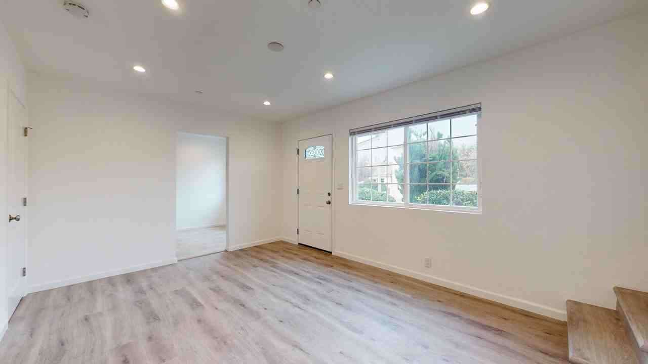 1006 Tilton Avenue - Photo 4 of 44