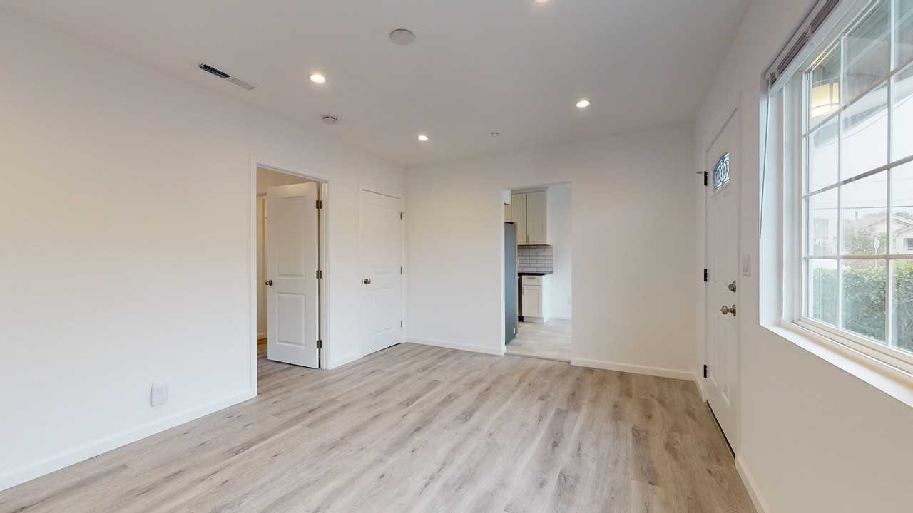 1006 Tilton Avenue - Photo 5 of 44