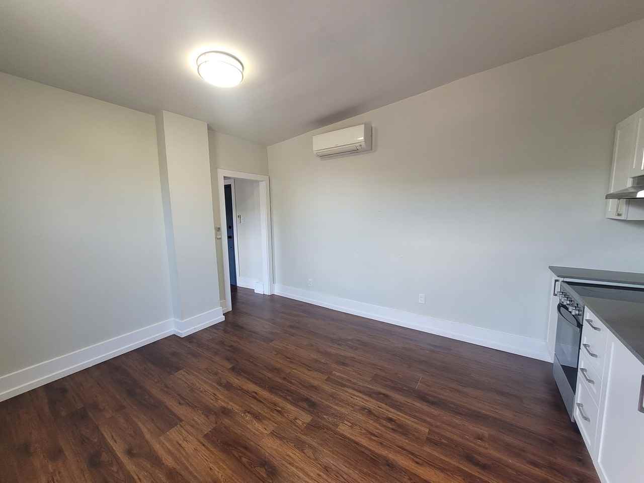 154 James Street North #1 - Photo 5 of 12