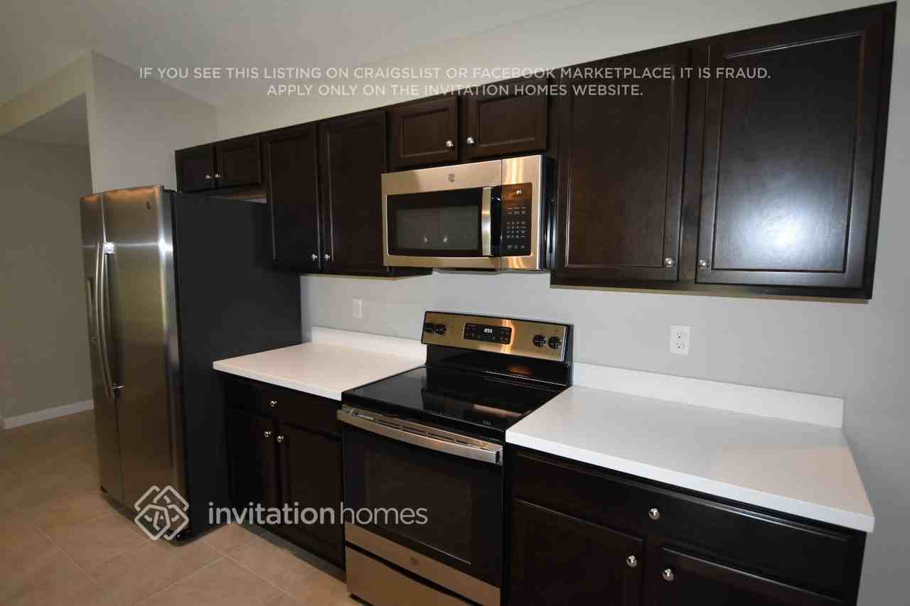 2078 Sw Savage Blvd - Photo 4 of 15