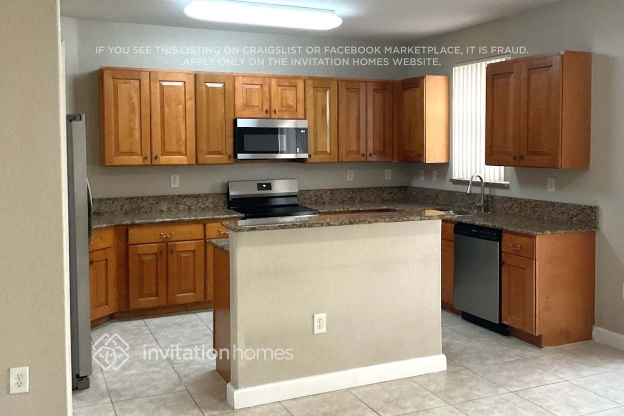9141 Sw 152nd Ct - Photo 5 of 16