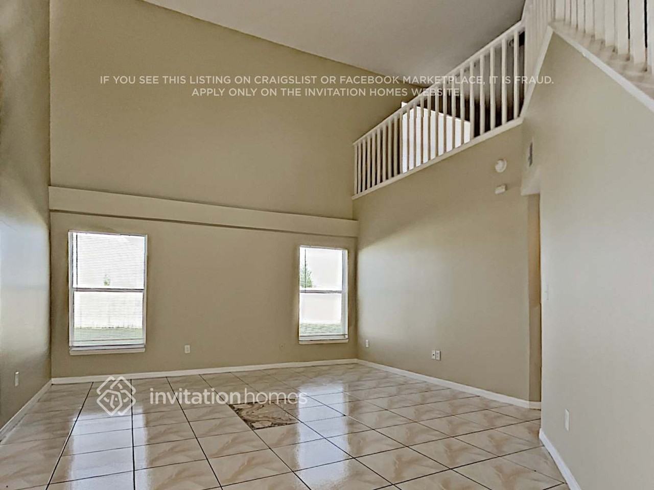 427 Symphony Pl - Photo 4 of 21