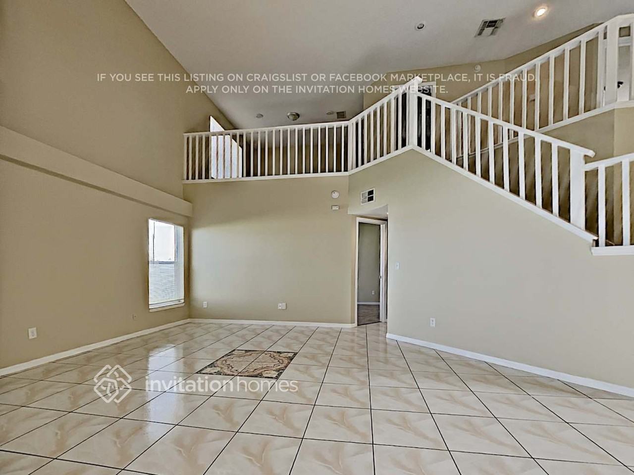 427 Symphony Pl - Photo 5 of 21