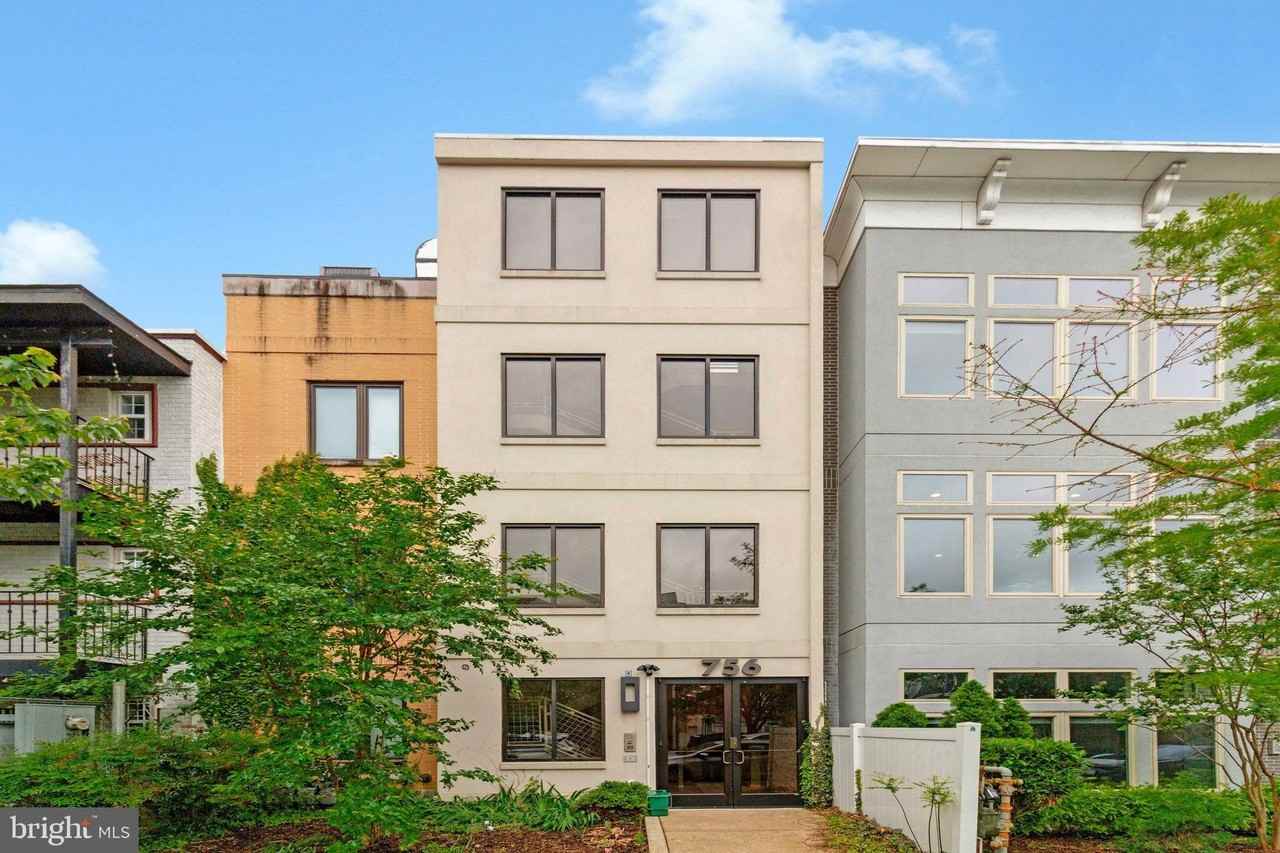 756 Park Rd Nw #2 - Photo 2 of 21