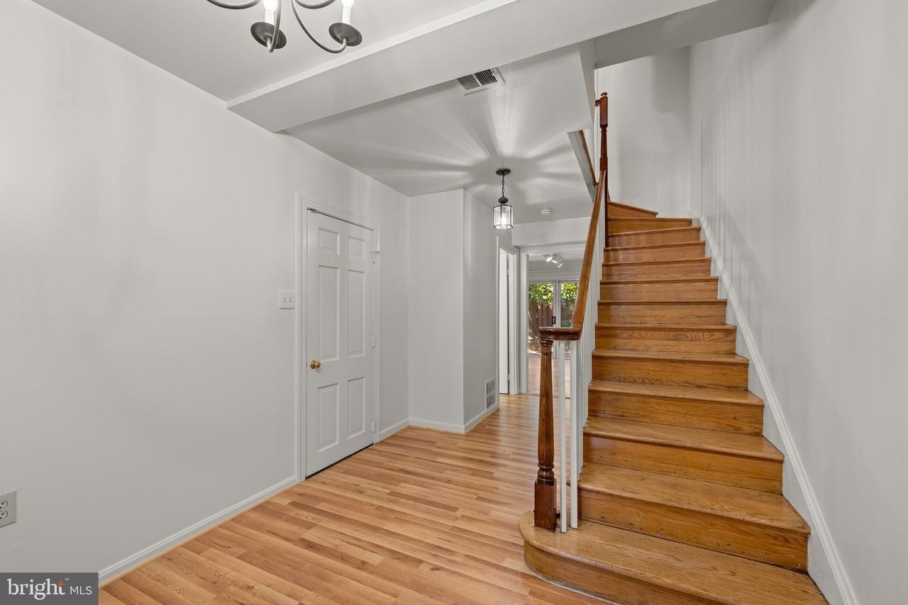 605 H St Sw - Photo 6 of 39
