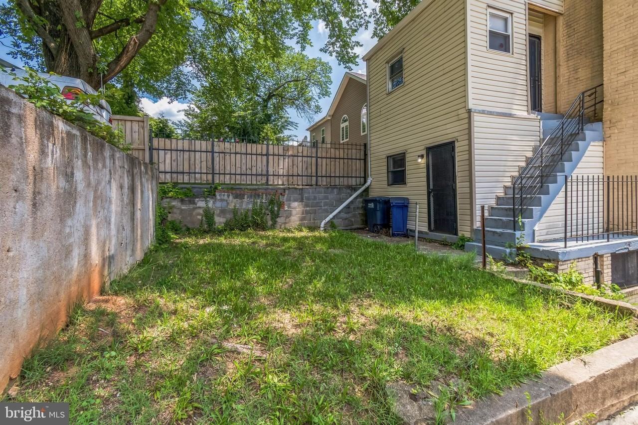 1608 W St Se - Photo 6 of 30