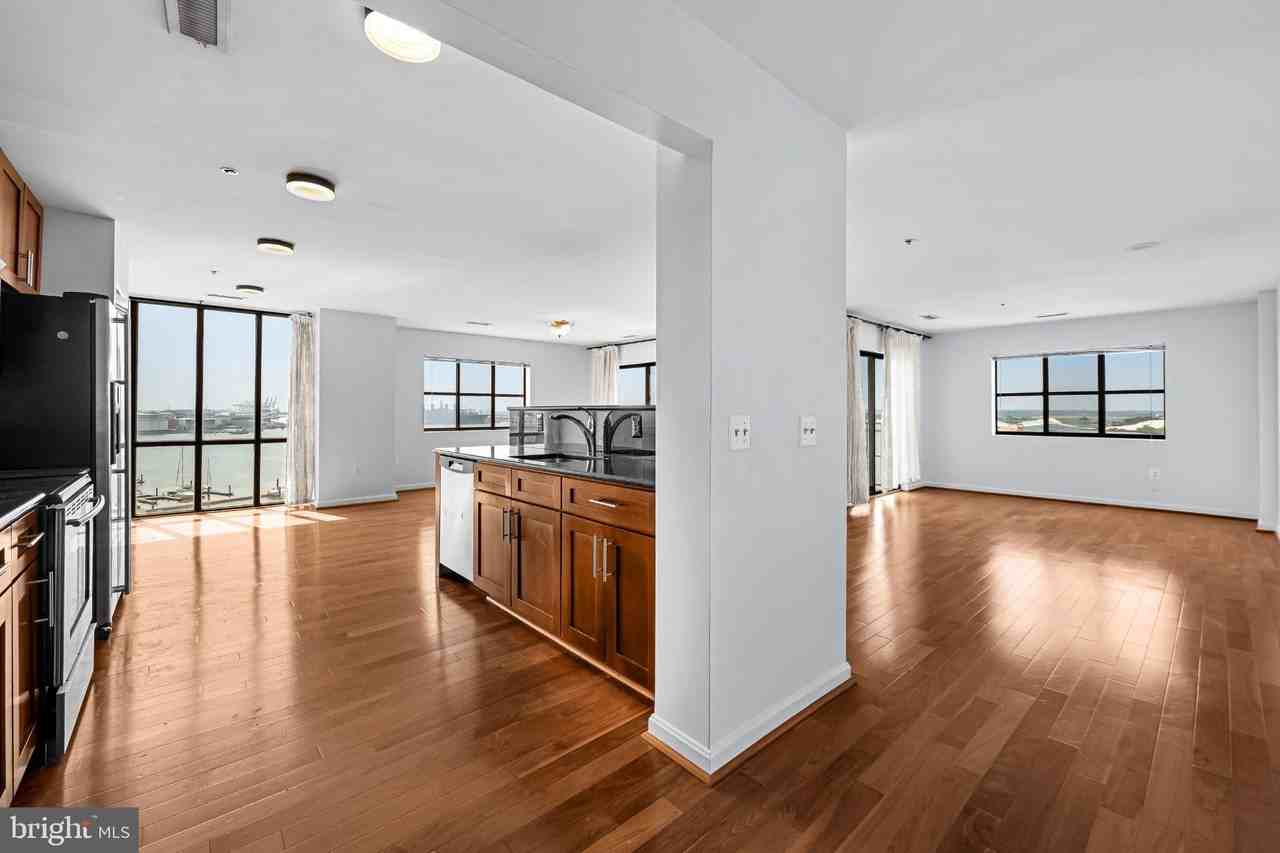 2702 Lighthouse Pt E #738 - Photo 5 of 33