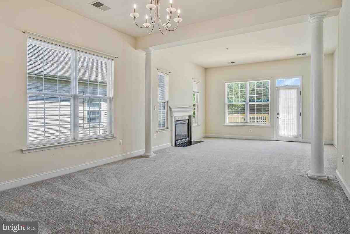 11094 Commanders Ln - Photo 3 of 20