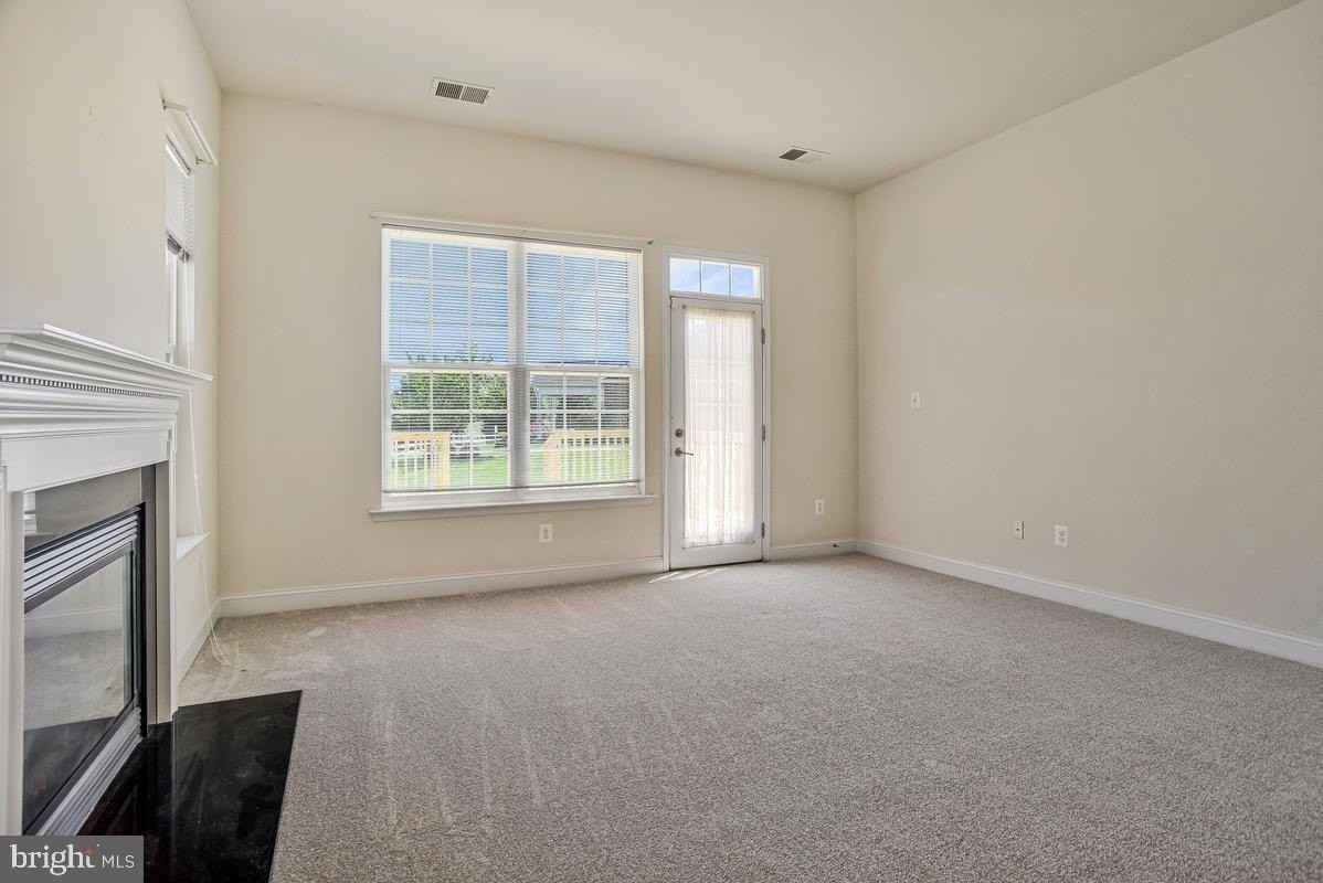 11094 Commanders Ln - Photo 5 of 20