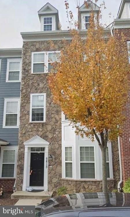 5813 Lois Ln - Photo 2 of 27