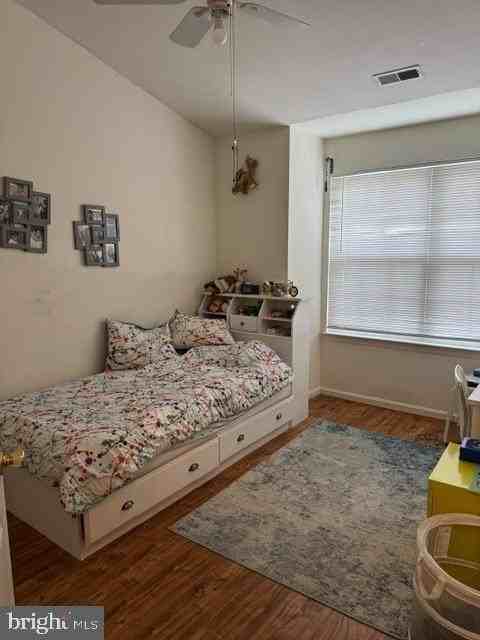 6041 Blue Point Ct - Photo 4 of 11