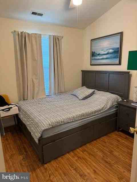 6041 Blue Point Ct - Photo 5 of 11