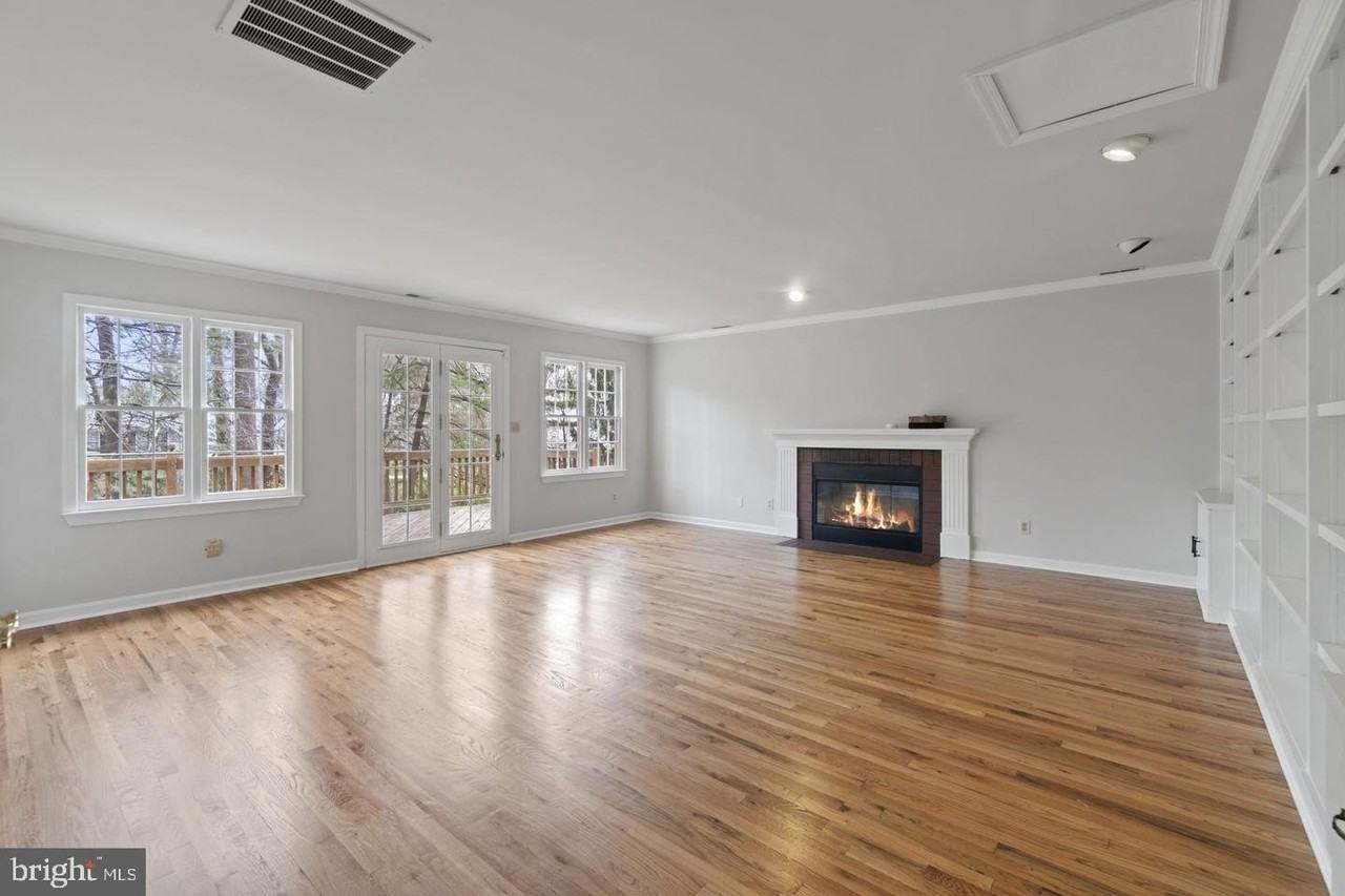11817 Becket St - Photo 7 of 24